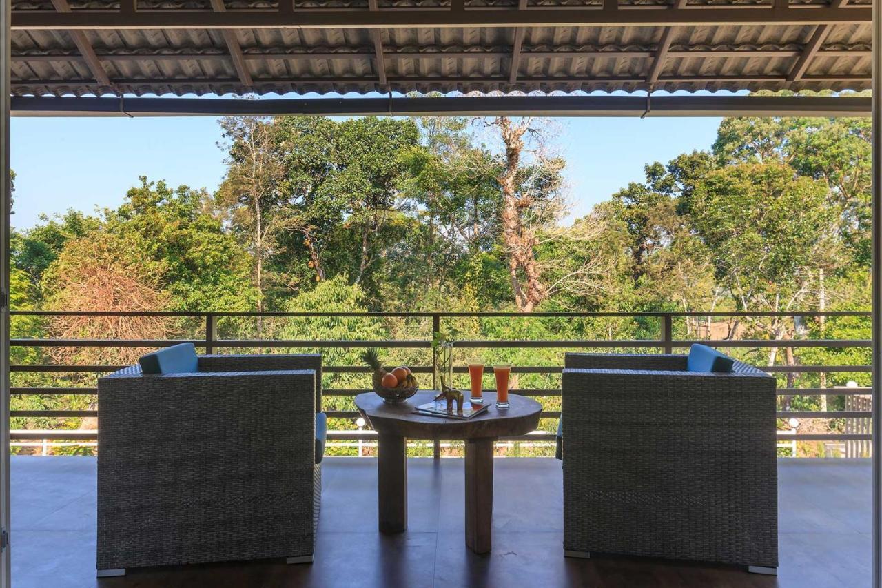 Coffee & Mist Luxury Villa- Comp Breakfast, Pool, Lounge, And Coffee Estate By Stayvista Мадикери Екстериор снимка